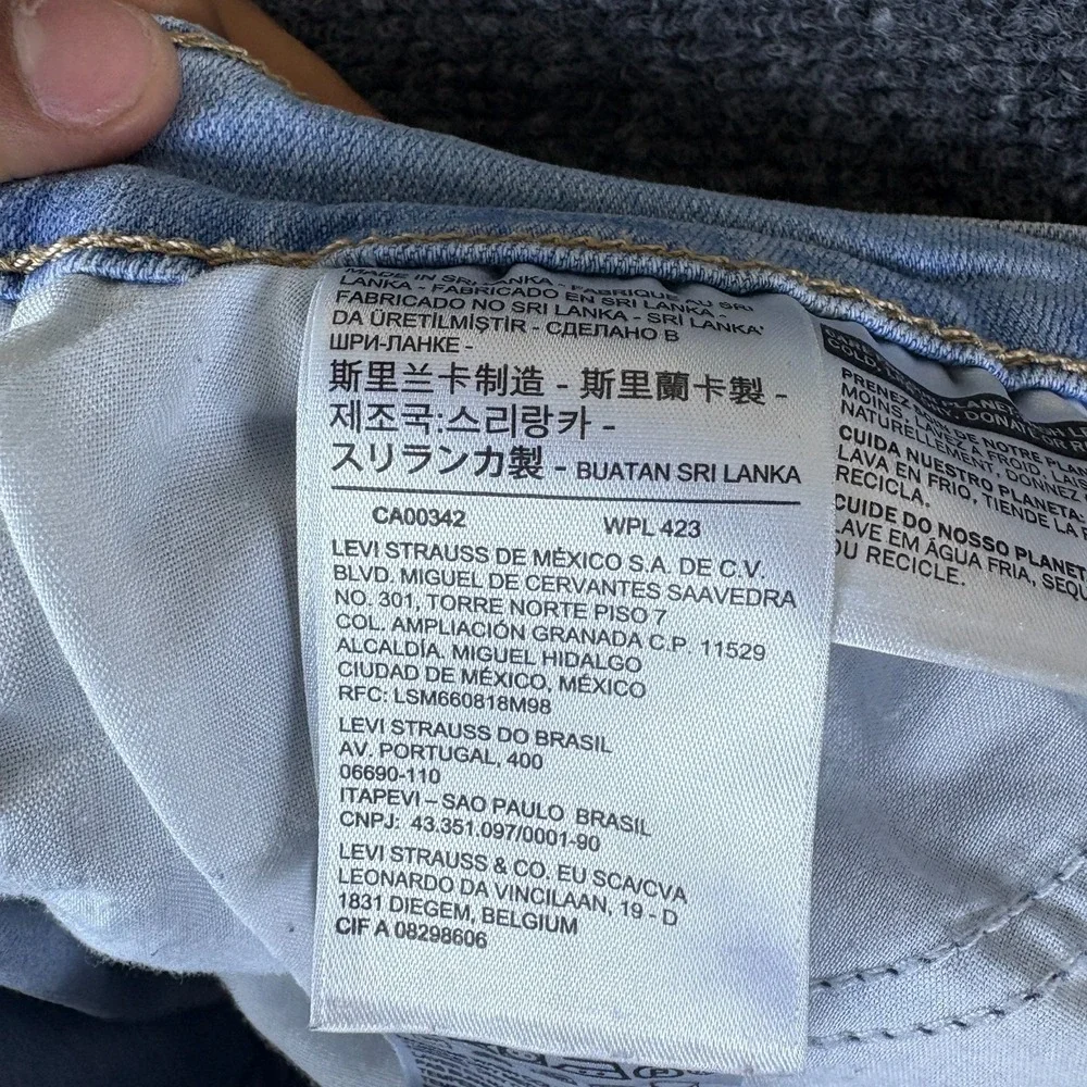 Levi's Cut Off Shorts Womens 32x3 Blue Light Wash Denim Cotton Stretch High Rise